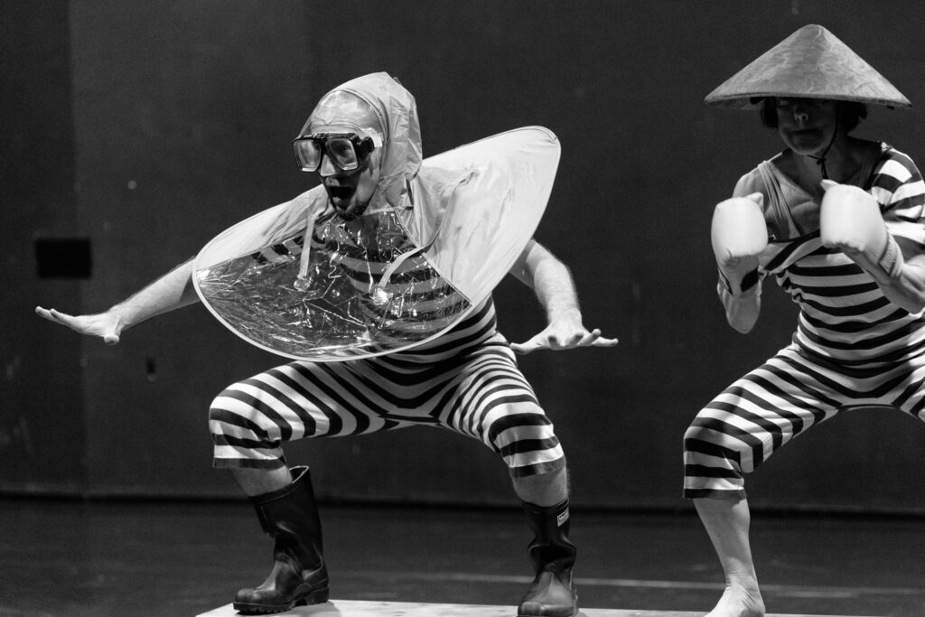 Dana and Shinichi dressed in silly clothes.